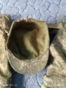 2 орко штанів і кепка.