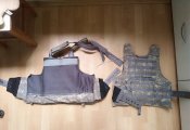 Бронежилет, плитоноска з розвантаженням.