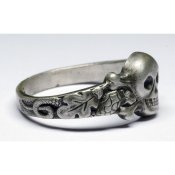silver-german-skull-and-crossbones-ring.jpg