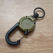 Тактичний ретрактор для спорядження на карабіні з тросом. Колір - Койот