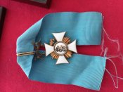 Рыцарский крест F с мечами.