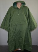 Очень плотное пончо фирмы Poncho (L)...