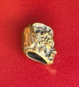 Намистина (бусина) "Gold Terminator Head" для плетіння темляків з паракорду