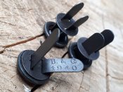 Клямера на каску B&G 1940