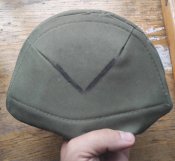 Трофейний шолом з "z" і "v"