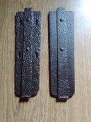 2 крышки от магазина Flak .