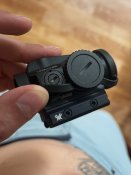 Приціл коліматора Vortex Sparc Solar Red Dot на Weaver з точкою 2 МОА і сонячною батареєю