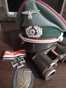 Фуражка  офіцера  артилерії . Розмір .60