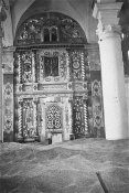 Кипы зерна евреев из Холмского района хранятся на полу синагоги.jpg