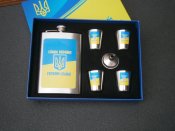 Набір подарунковий Україна фляга кишенькова з чарками та лійкою нержавіюча сталь