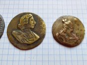 3 жетона
