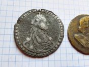 3 жетона