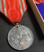 Медаль постійного члена Товариства японського Червоного хреста з фрачником