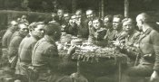 Воїни УПА відзначають Великдень за...