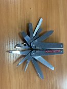 мультитул Victorinox Swisstool