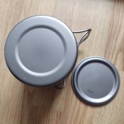 Титанова кружка-казанок Tomshoo з кришкою та складаними ручками, 750ml, нова