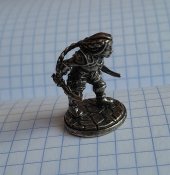 Гномка з кенжалами