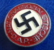 Членский знак NSDAP. Клеймо "RZM M1/120".
