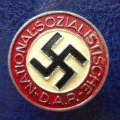 Членский знак NSDAP. Клеймо "RZM M1/120".