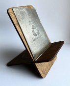 Обломок УМПК на подставке , лазерная гравировка