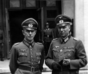 Generalmajor Günther Niedenführ und Oberstleutnant Gustav Krukenberg 1943 in Borissow.jpg
