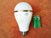 Лампа акумуляторна LED 30 W + 2 акумулятори 18650