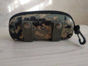 Футляр, чохол для окулярів в пікселі