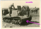 Russland Schlepper Beute STZ3 Kettenfahrzeug.jpg