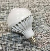 Лампа світлодіодна з датчиком руху 12W