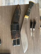 Ніж Кукрі зроблений в Непалі