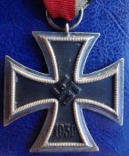 Железный Крест 2.кл 1939 года. Клеймо "137".