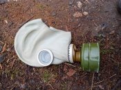 Протигаз з кацапських позицій