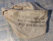 Мішечки з порохів від зарядів до 155 мм гармат. З написом Remove before firing.