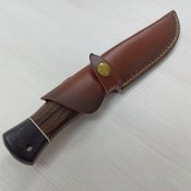 Мисливський ніж в шкіряних ножнах