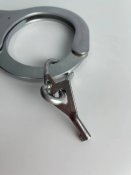 Сталеві наручники для поліції