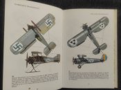 Kenneth Munson "Kampfflugzeugzeuge 1919-1939.' 1972.