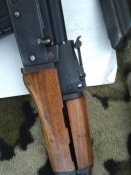 АК 47 .