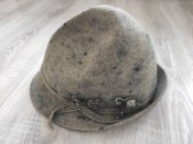 Тірольський / мисливський капелюх.