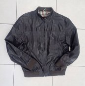 Куртка-бомбер кожаная р. XL.