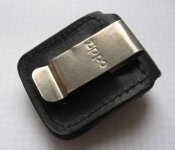 Чехол бензиновой зажигалки Zippo кожа черный с клипсой