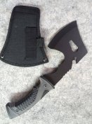 Универсальный ключ открывалка топор походный  с чехлом