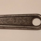 Ganz Stahl D.R.G.M. Einhander 8"