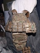 Плітнік з камербандами і плітами від балістика