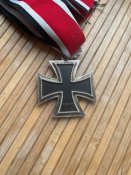 Рицарський хрест з дубовим листям та стрічкою