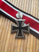 Рицарський хрест з дубовим листям та стрічкою