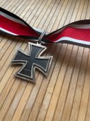Рицарський хрест з дубовим листям та стрічкою