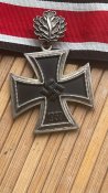 Рицарський хрест з дубовим листям та стрічкою