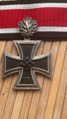 Рицарський хрест з дубовим листям та стрічкою