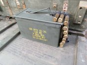 Короб NATO с гильзами 12.7х99 в стальной ленте
