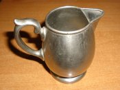 Сливочник металлический, клеймо D.R.P.